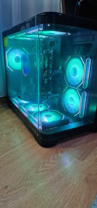 Геймърски компютър Rtx 4070 super 5700x3d