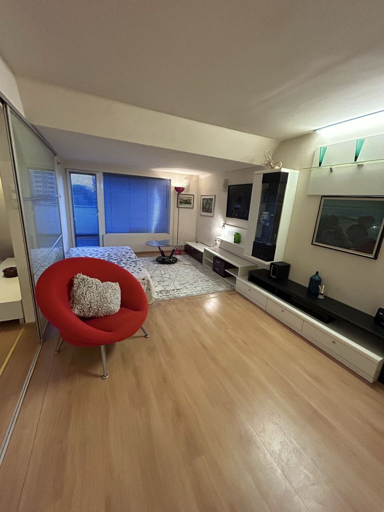 Дава се под наем Двустаен апартамент в Варна, Чайка - 50 кв.м за 510 € - Снимка #1
