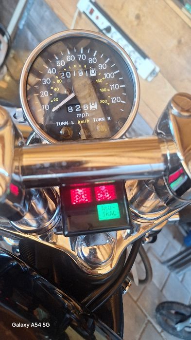 Suzuki intruder VS 800