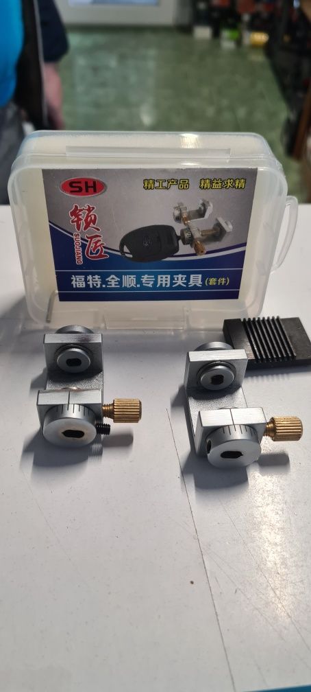 Adaptor masina copiat chei