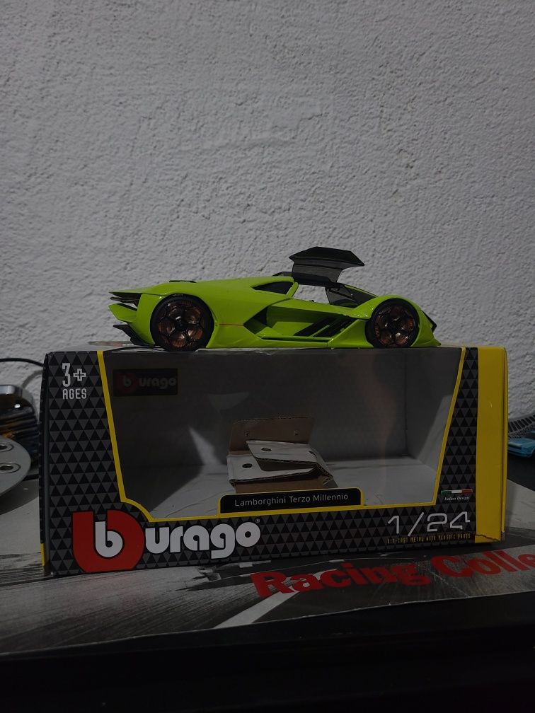 1/24 Lamborghini Terzo Millennio Bburago