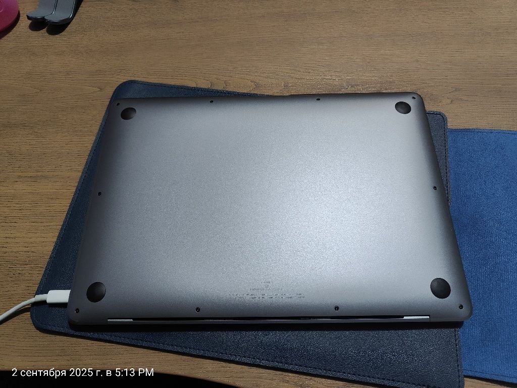 MacBook air M1 8 yadr 8/256