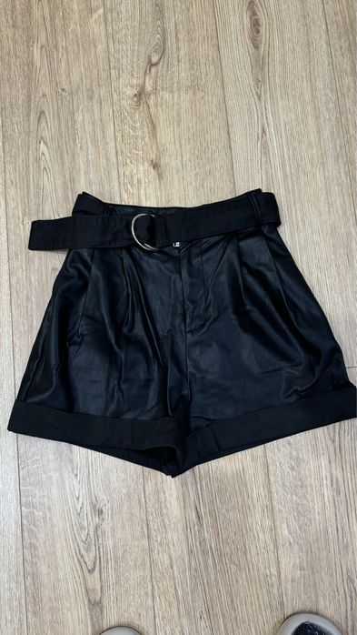 Кожаные шорты Guess оригинал