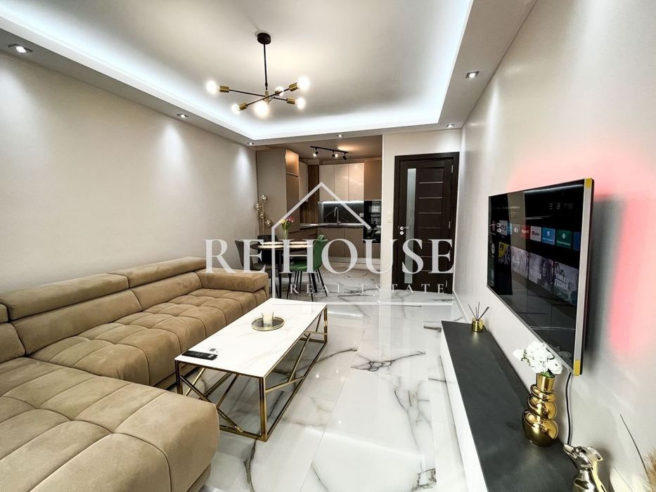 2-стаен в Варна, област-к.к. Св.Св. Константин и Елена площ 68 цена 2