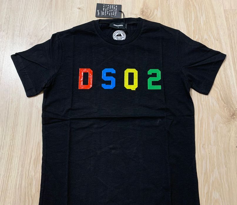 Ново мъжки тениски с етикети Dsquared D2 налични размери