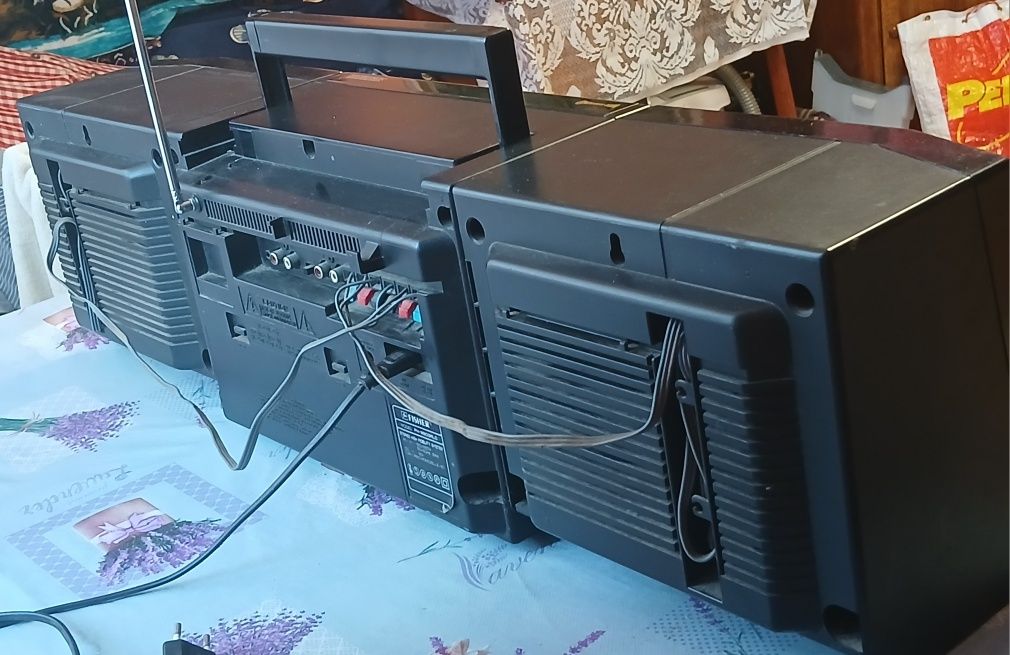 Vând radio Fisher