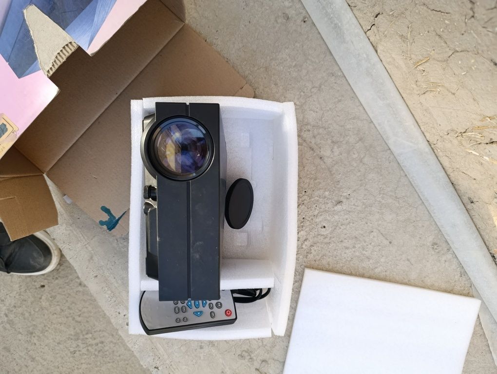 Проектор led projector