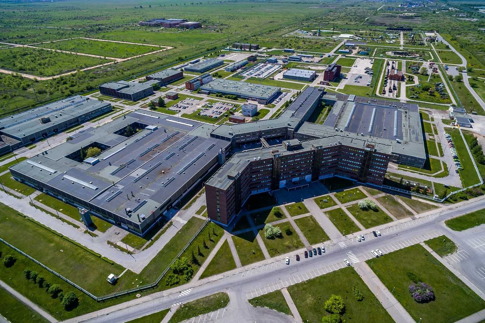 Продаю базу
Ангрен
производство завод склад цех и т.п
Ж.Д ветка
15 га