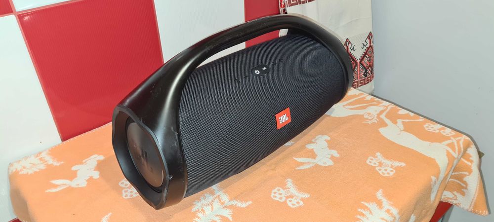 JBL BOOMBOX = 1000 lei