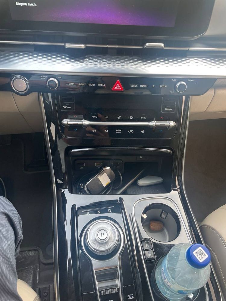 Продается КIA  CARNIVAL HI LIMOUSINE 3,5 мотор