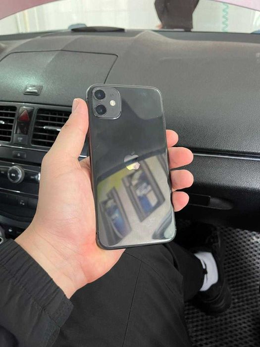 Продам айфон 11  сатамх