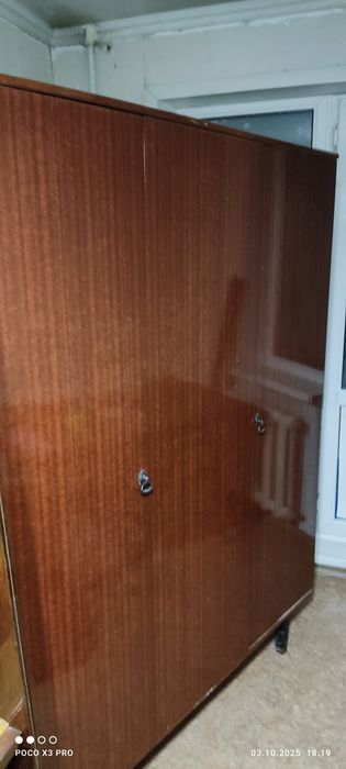 Шифоньер трёхстворчатый продам