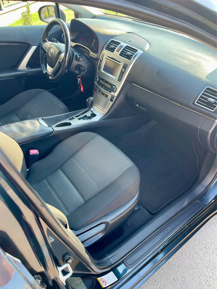 Toyota Avensis 1.8i Automat Navi