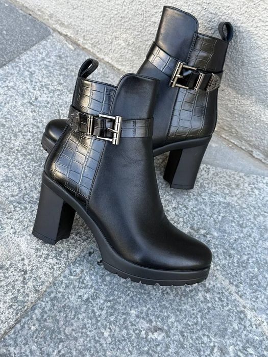 Сапожки в наличии есть