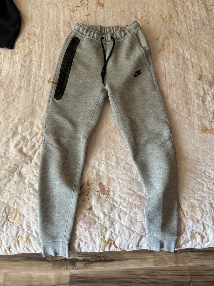Долнище Nike Tech Fleece