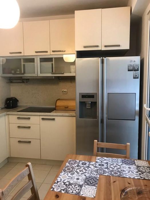 Дава се под наем Тристаен апартамент в София, Гоце Делчев - 90 кв.м за 700 € - Снимка #3