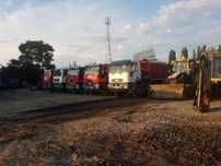 Inchiriere autobasculante 8x4 si excavator pe senile 24T