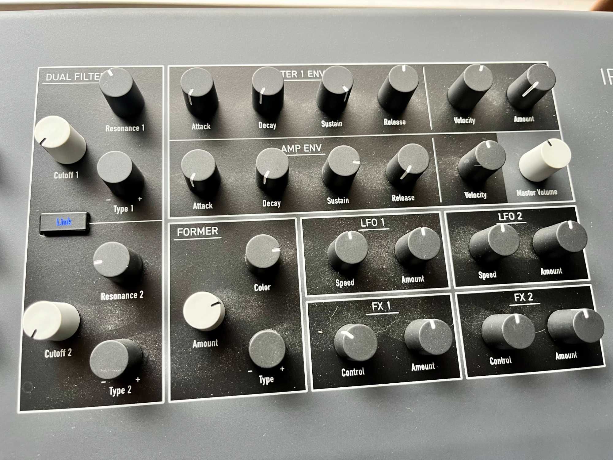 Продавам 4,000лв WALDORF Iridium 49 keys