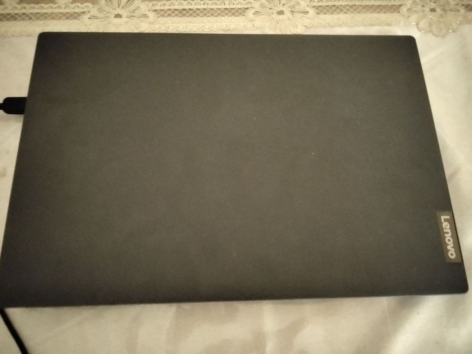 Noutbuk Lenovo srochno
