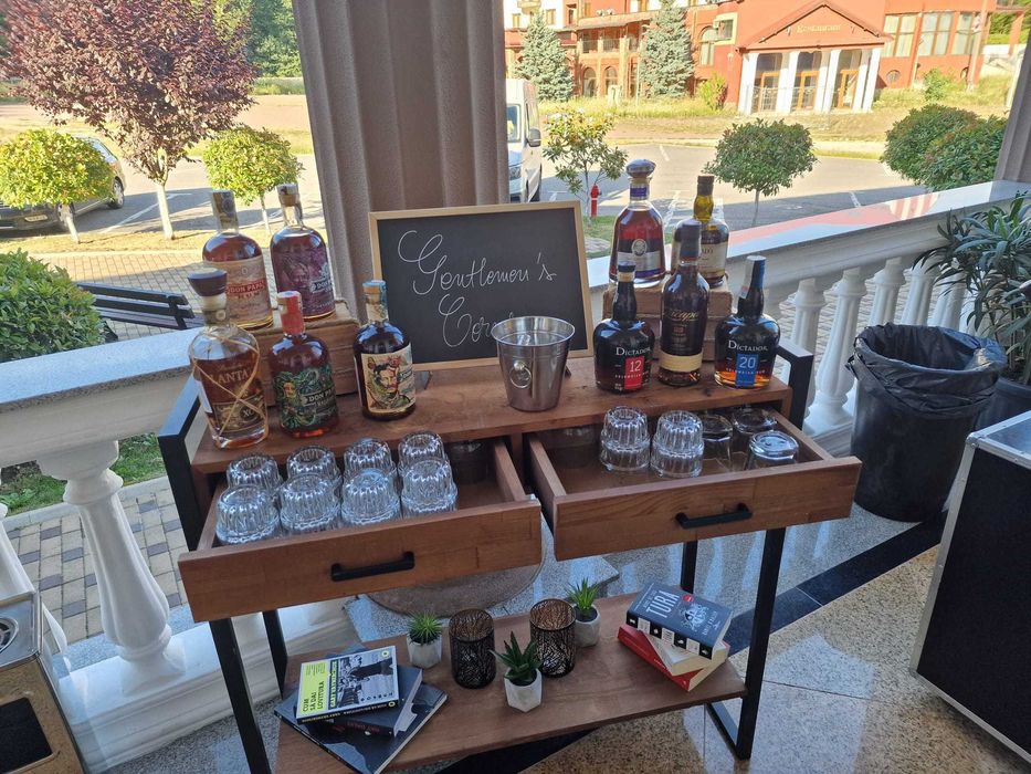 Cocktail Bar/Bar Mobil/Barmani pentru orice tip de eveniment!