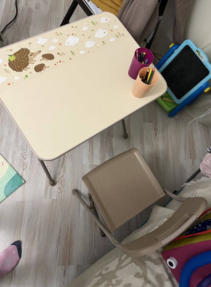 Российский комплект складной детской мебели Nika. Стол + стул. Парта