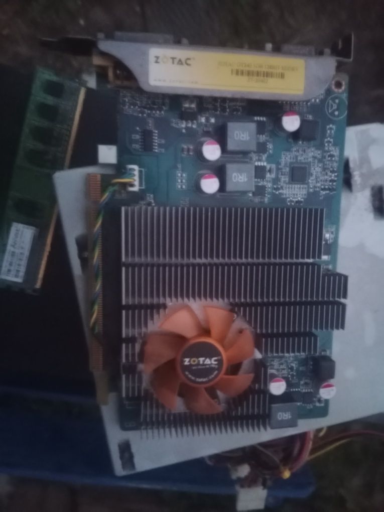 Видеокарта GT 240