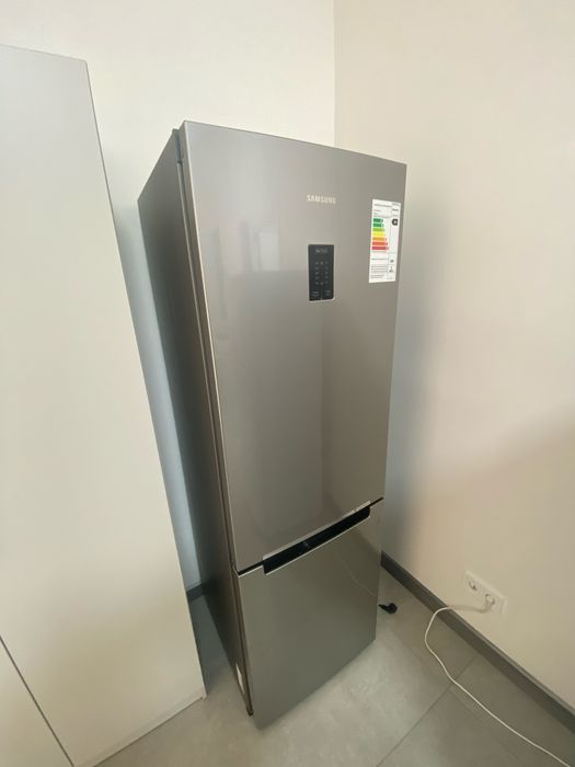 Холодильник Samsung RB33A32NOSA