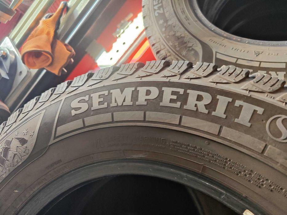 2бр.зимни гуми 235/65/16C Semperit
2бр.зимни гуми 235/65/16C Semperit
