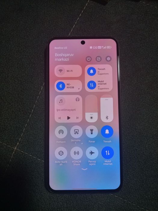 Honor 400  5G sotiladi. Deyarli yangi xolatda