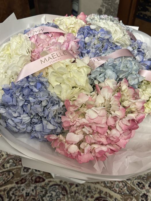 Букет из королевской гортензии