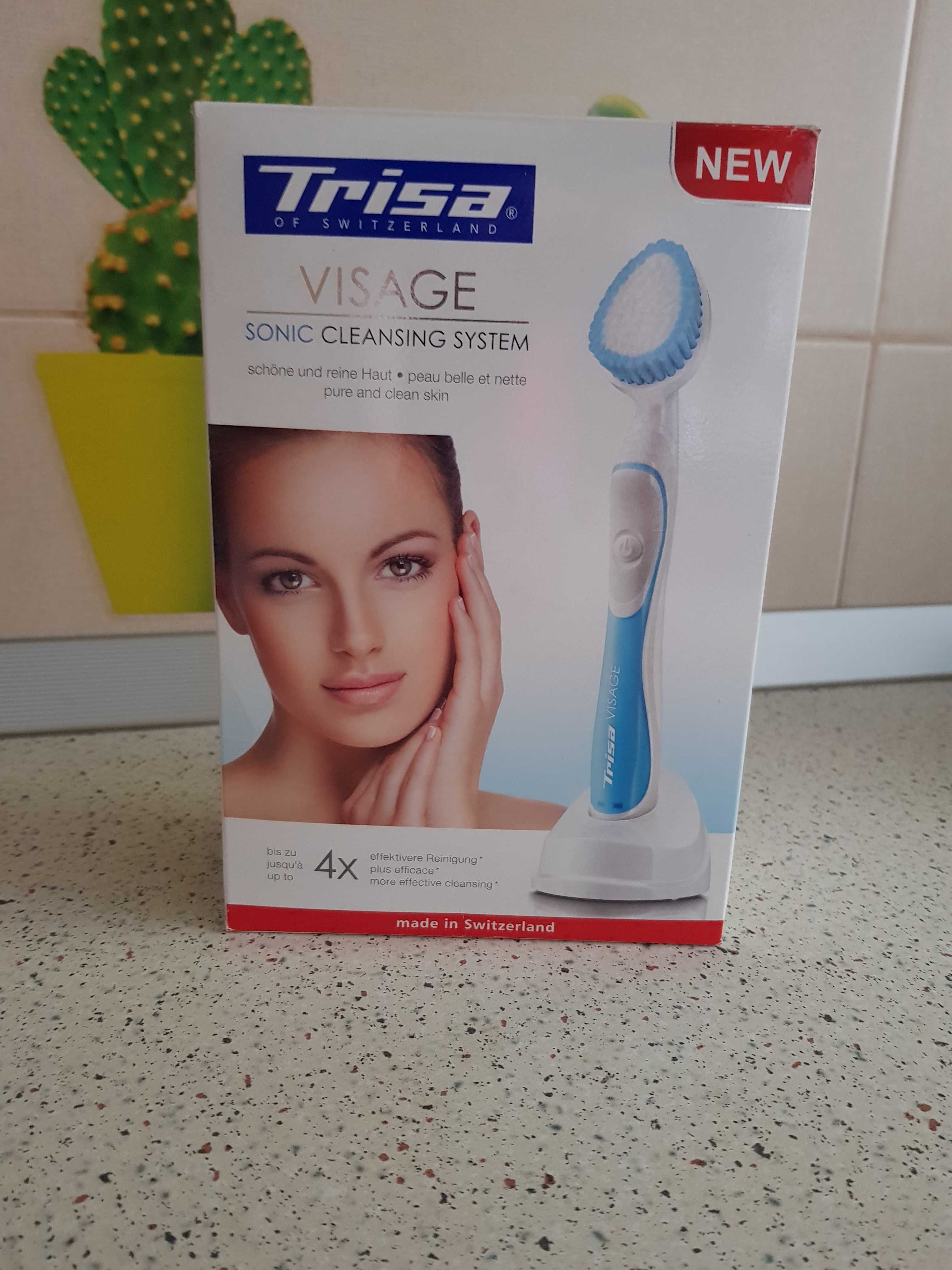 Perie de curatare faciala Trisa cu vibratii sonice