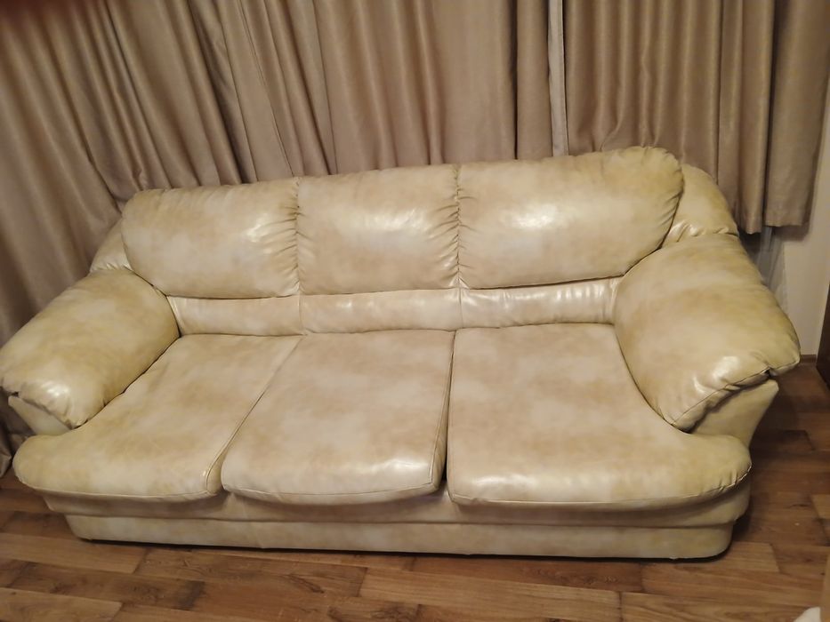 Кожени дивани 2бр.