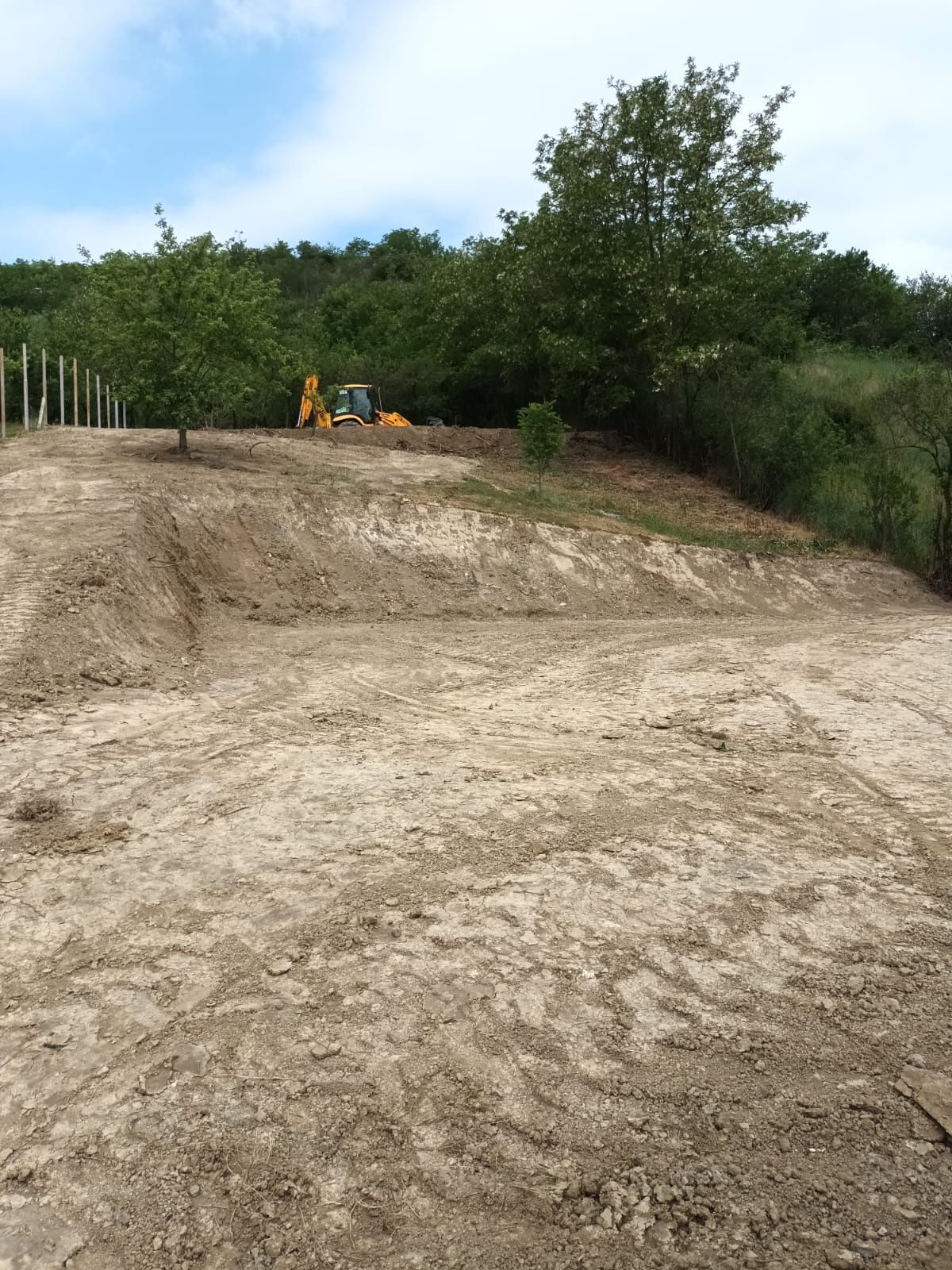 Inchiriere buldoexcavator
