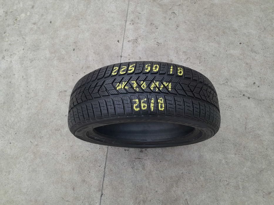 O anvelopa de iarna 225 50 18 pirelli sottozero 3 profil 7,8 mm