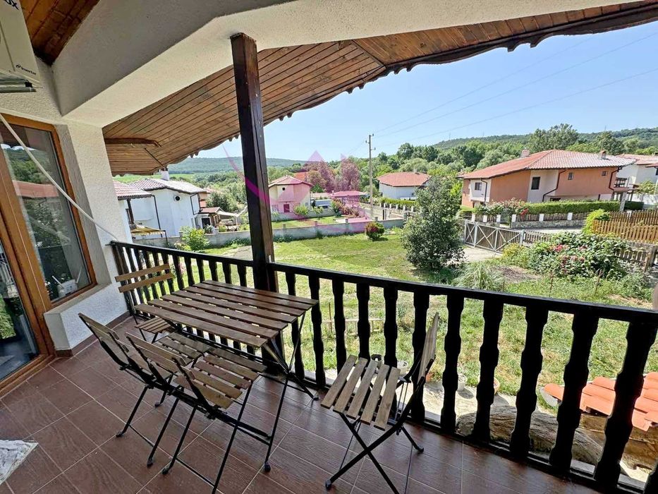 Чудесна Двуетажна Къща! Истински Дом! с. Осиново