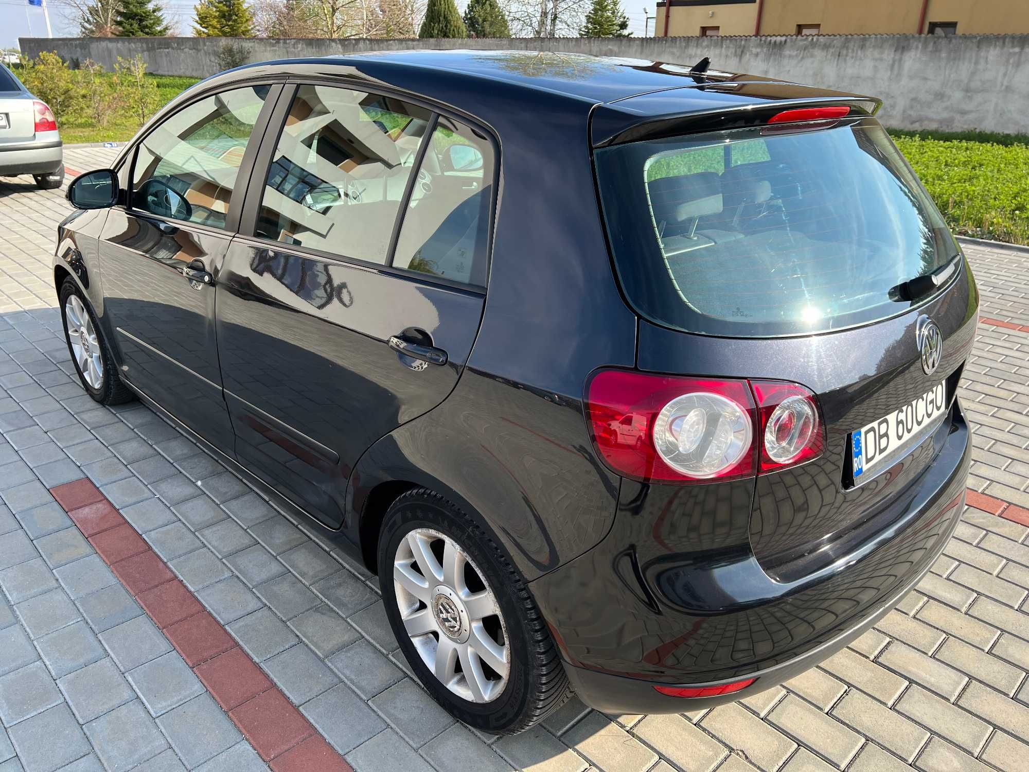 Inchiriez AUTO RENT A CAR VW GOLF PLUS 2.0 TDI 5% consum Fara Sofer