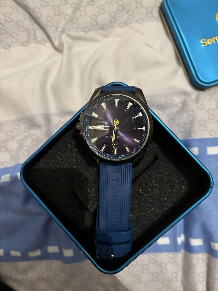 продаю часы Sergio tacchini