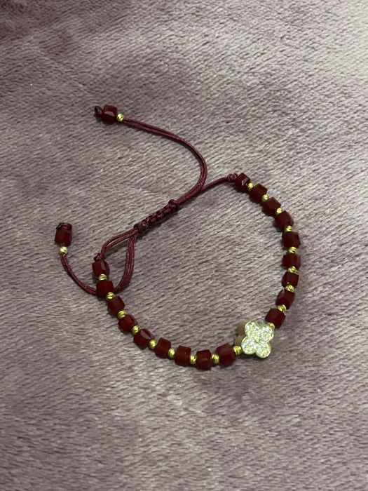 Браслет Bloomy красный гранат с клевером