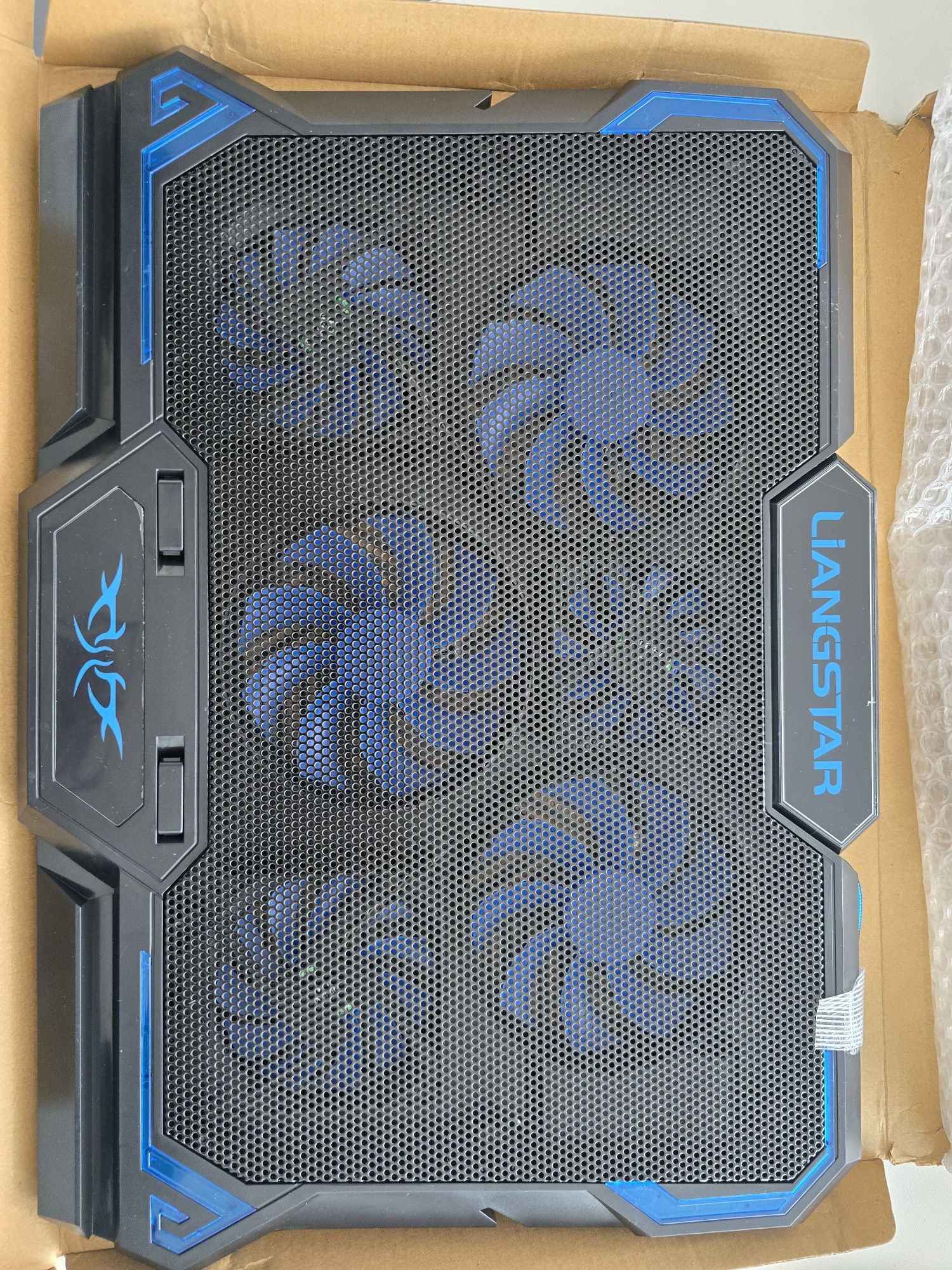Cooler laptop cu 3 si cu 6 ventilatoare