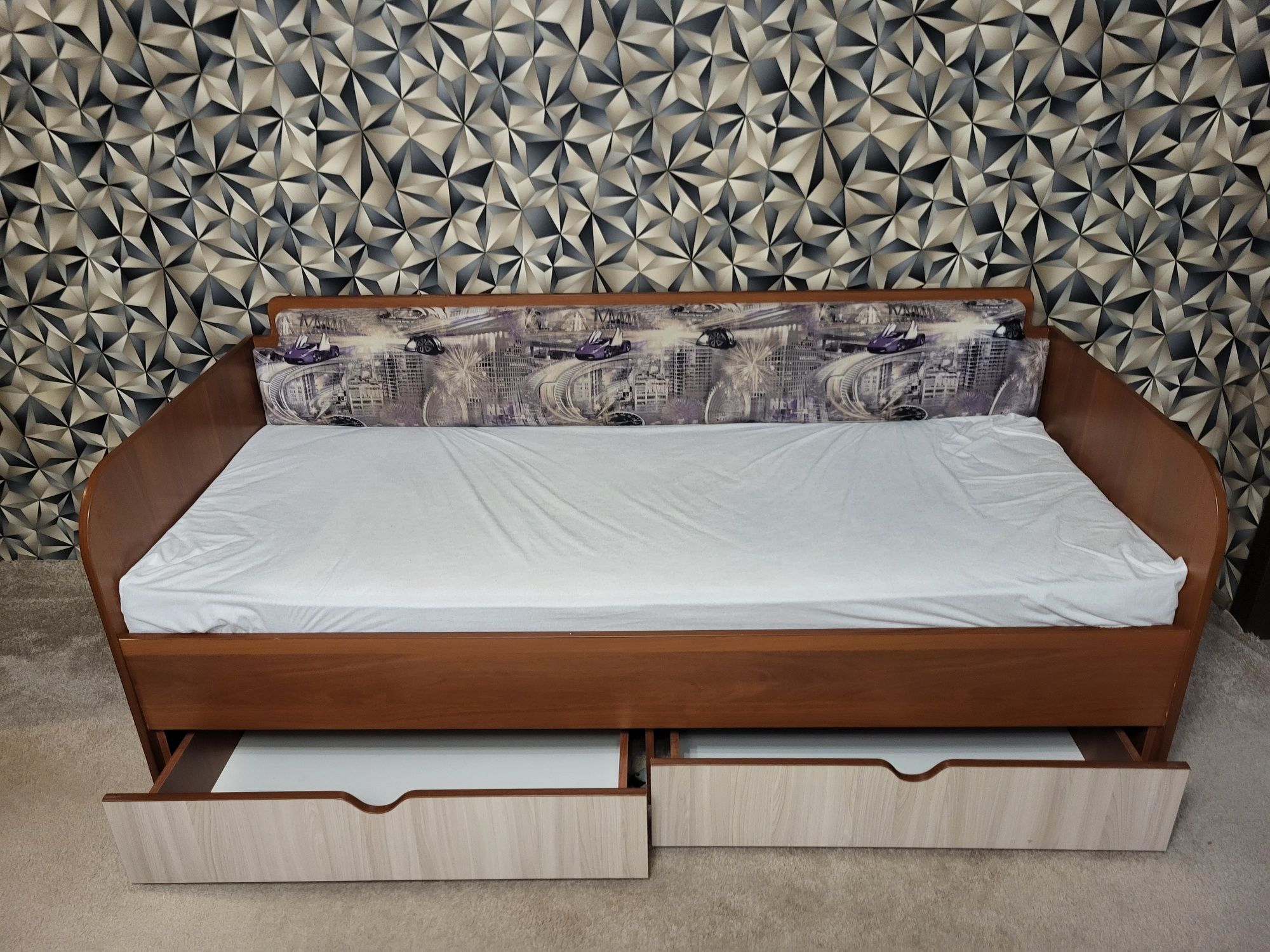 Продам кровать 85×2