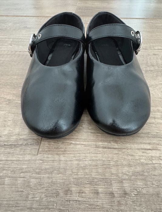 Pantofi fetite Zara.