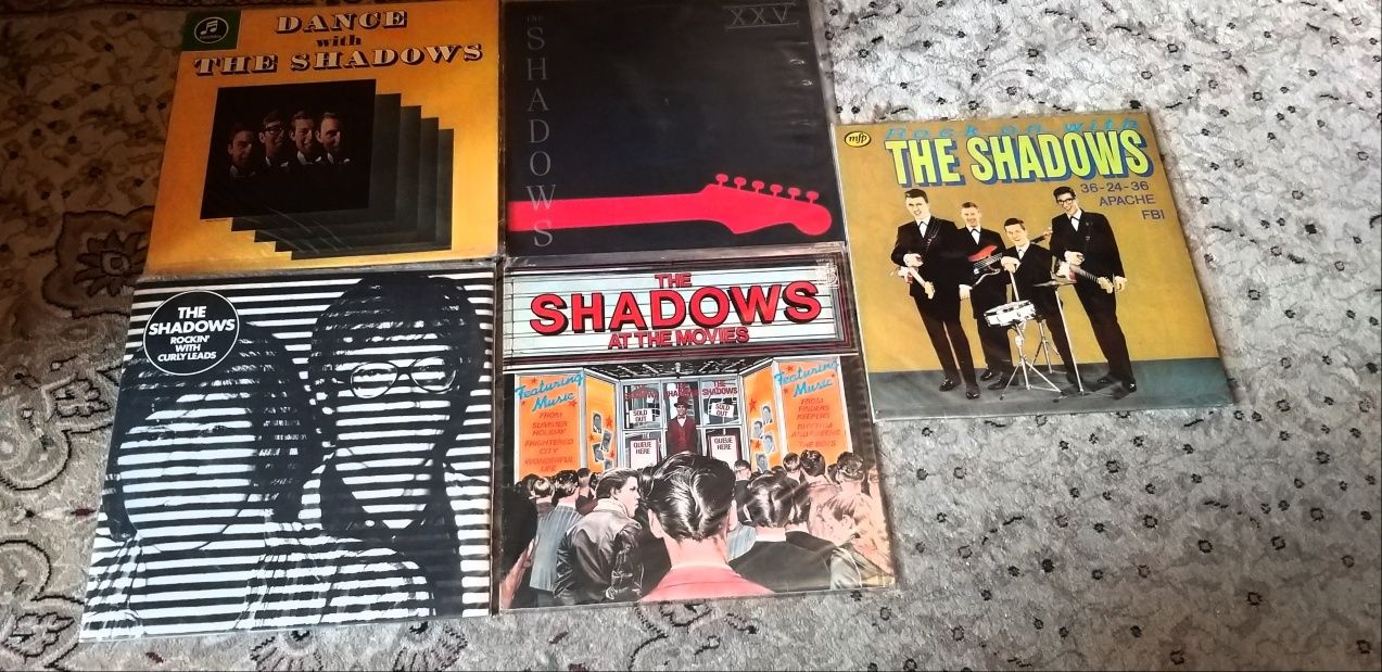 продам виниловые пластинки The Shadows-5 LP по 13000т.т каждая.