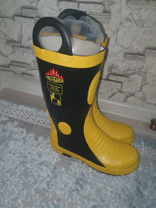 Продам спец. сапоги