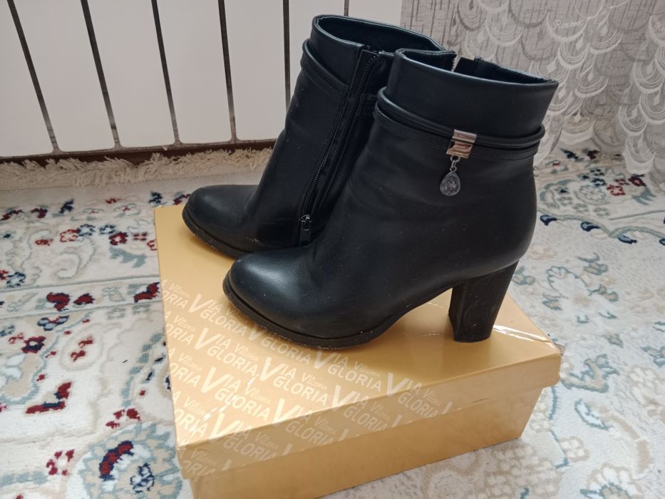 Продам сапоги женские