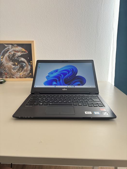 Fujitsu Lifebook U748• i7-8565u• 16gb ram• SSD Samsung 256• 14 inch