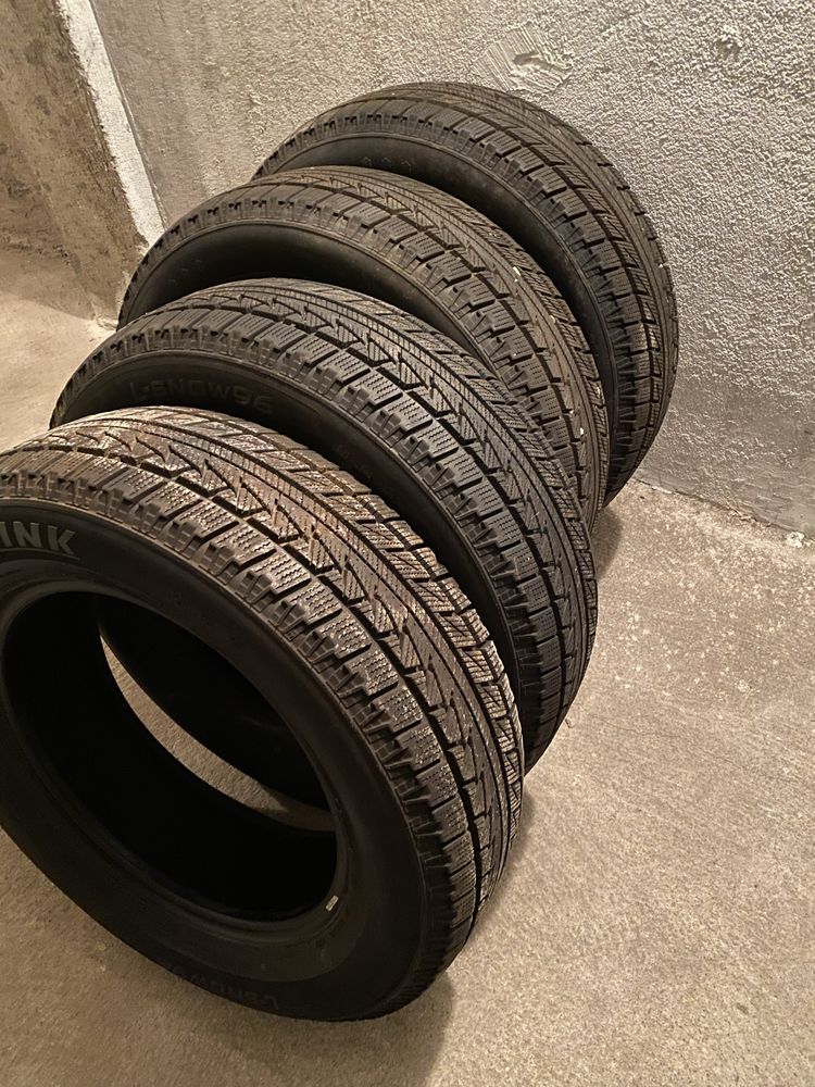 Зимни гуми 225/65/17    DOT 22