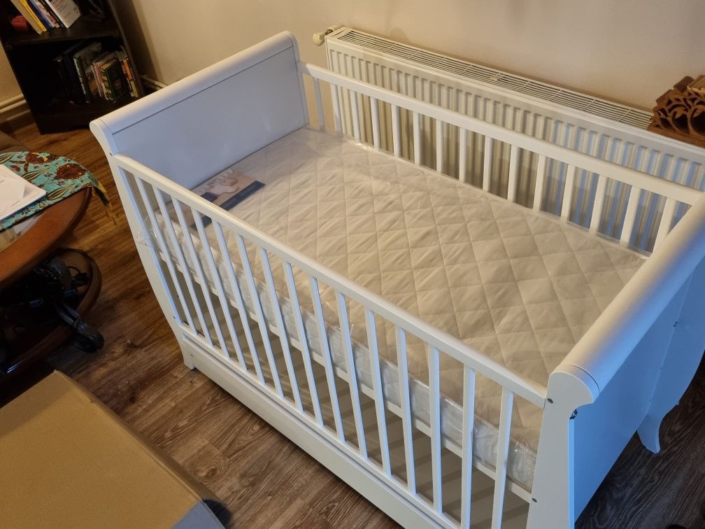 Patut bebe Hubners Mara 120x60 + saltea cocos Confort + 120x60x12