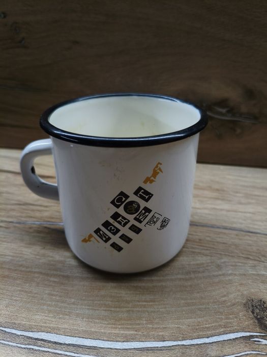 Металлическая кружка с надписями из бара Алматы