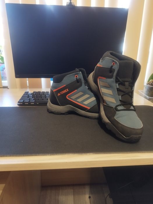 Високи зимни маратонки Adidas