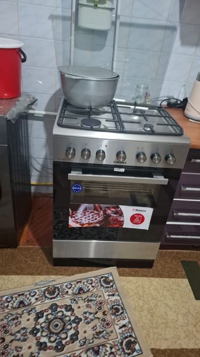 Продам газовую плиту